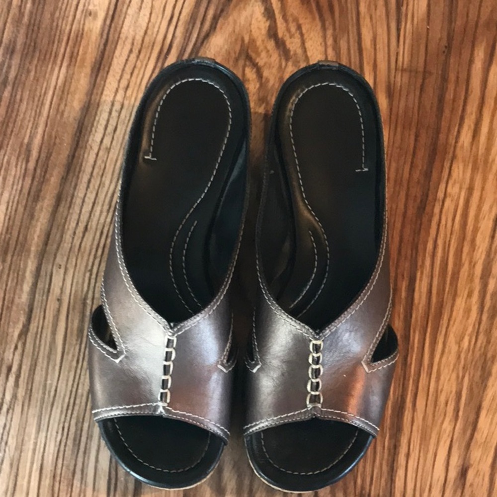 Donald Pliner sandal